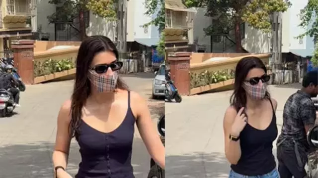 Summer Vibes के साथ कृति ने मारा स्टाइल स्टेटमेंट Summer Vibes के साथ कृति ने मारा स्टाइल स्टेटमेंट