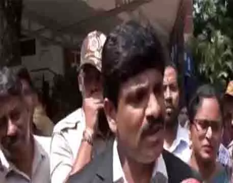 KSCA, RCB और पुलिस कमिश्नर को नोटिस जारी करेंगे: बेंगलुरु भगदड़ जांच अधिकारी जगदीश KSCA, RCB और पुलिस कमिश्नर को नोटिस जारी करेंगे: बेंगलुरु भगदड़ जांच अधिकारी जगदीश