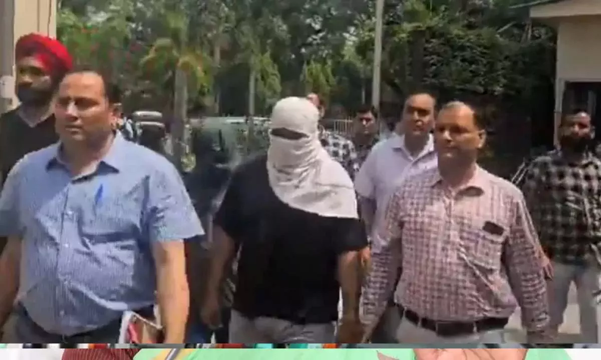 Pakistan के लिए जासूसी करने वाले कासिम और हसीन की पुलिस हिरासत में लिया गया Pakistan के लिए जासूसी करने वाले कासिम और हसीन की पुलिस हिरासत में लिया गया