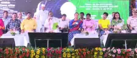 Ranchi में 2.34 किलोमीटर लंबे सिरमटोली फ्लाईओवर और एलिवेटेड कॉरिडोर का उद्घाटन किया Ranchi में 2.34 किलोमीटर लंबे सिरमटोली फ्लाईओवर और एलिवेटेड कॉरिडोर का उद्घाटन किया