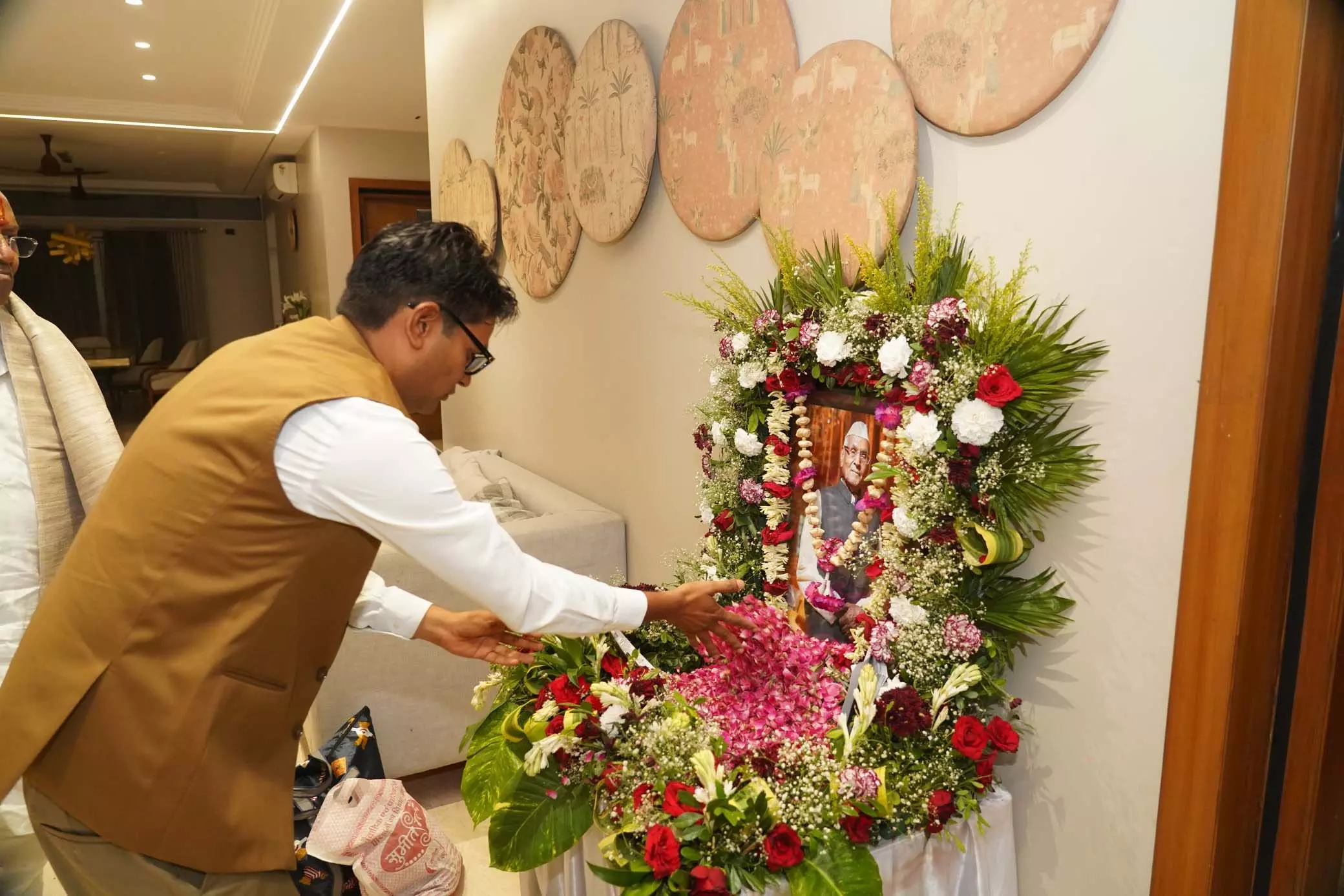 रामजीलाल अग्रवाल की पगड़ी रस्म में शामिल हुए वित्त मंत्री ओपी चौधरी, भावभीनी श्रद्धांजलि अर्पित रामजीलाल अग्रवाल की पगड़ी रस्म में शामिल हुए वित्त मंत्री ओपी चौधरी, भावभीनी श्रद्धांजलि अर्पित