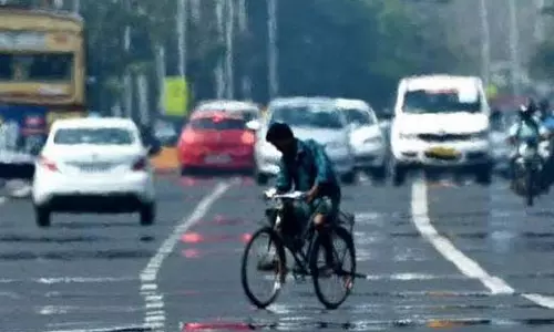Chennai सहित 9 स्थानों पर भीषण गर्मी Chennai सहित 9 स्थानों पर भीषण गर्मी