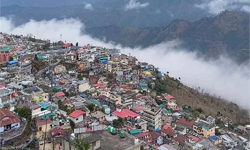 Uttarakhand: इन जिलों में भारी बारिश का अलर्ट, मौसम विभाग की बड़ी चेतावनी