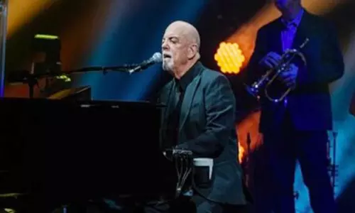 Billy Joel दुर्लभ मस्तिष्क स्थिति निदान का खुलासा करने के बाद अपने वृत्तचित्र के प्रीमियर से चूक गए Billy Joel दुर्लभ मस्तिष्क स्थिति निदान का खुलासा करने के बाद अपने वृत्तचित्र के प्रीमियर से चूक गए