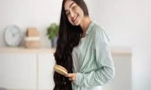 Hair Care: घने और लंबे बालों के लिए प्याज के रस में मिलाकर लगाएं ये 2 चीजें, 10 दिन में दिखेगा असर Hair Care: घने और लंबे बालों के लिए प्याज के रस में मिलाकर लगाएं ये 2 चीजें, 10 दिन में दिखेगा असर