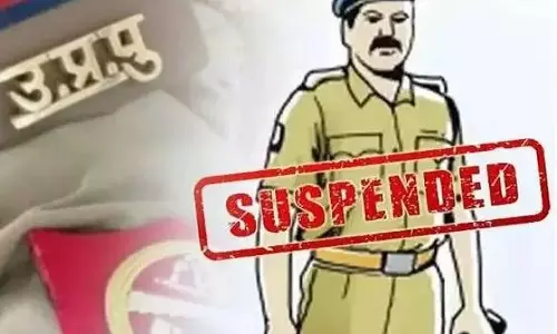 Noida: सोशल मीडिया पर झगड़े के बाद नोएडा पुलिस के दो अधिकारी निलंबित