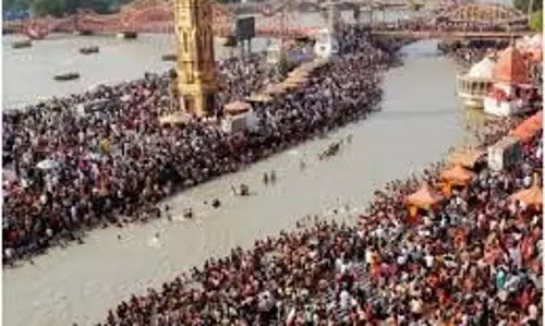 Ganga Dussehra Snan : उमड़ी श्रद्धालुओं की भीड़, गंगा में लगाई डुबकी Ganga Dussehra Snan : उमड़ी श्रद्धालुओं की भीड़, गंगा में लगाई डुबकी