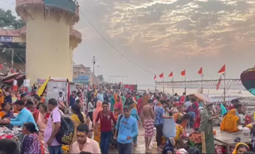 गंगा दशहरा पर काशी, प्रयागराज में हजारों की संख्या में आए श्रद्धालु