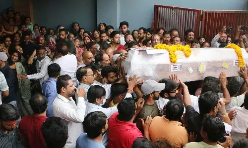 राजा के शव का अंतिम संस्कार होने पर शोक और आक्रोश; सोनम अभी भी लापता, खोज में कोई सुराग नहीं