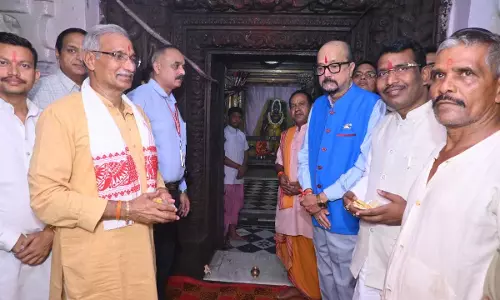 राज्यपाल डेका ने राजीव लोचन का किया दर्शन राज्यपाल डेका ने राजीव लोचन का किया दर्शन
