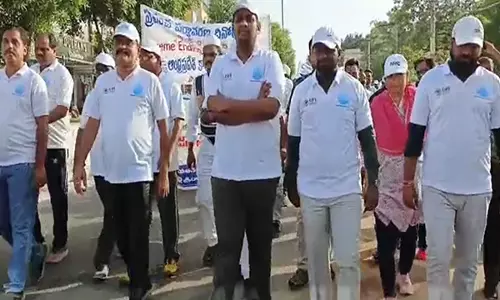 Andhra : सिंगल-यूज प्लास्टिक के खिलाफ जागरूकता रैली के साथ विश्व पर्यावरण दिवस मनाया गया Andhra : सिंगल-यूज प्लास्टिक के खिलाफ जागरूकता रैली के साथ विश्व पर्यावरण दिवस मनाया गया