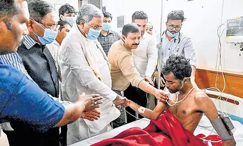 RCB की जीत के जश्न के दौरान बेंगलुरु में भगदड़: मृतकों के परिजन बेहाल, अस्पतालों के पास भगदड़