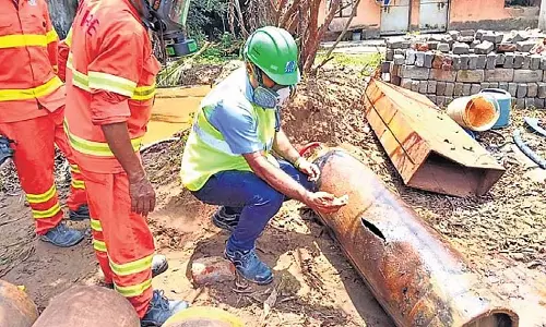 Odisha: बर्फ फैक्ट्री में अमोनिया गैस का रिसाव, 10 लोग बीमार Odisha: बर्फ फैक्ट्री में अमोनिया गैस का रिसाव, 10 लोग बीमार