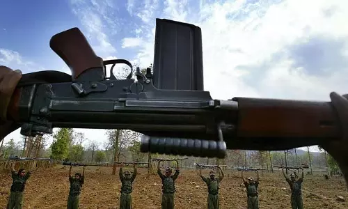 कलेक्टर-SP ने मलकानगिरी में वामपंथी उग्रवाद प्रभावित गांव का दौरा किया कलेक्टर-SP ने मलकानगिरी में वामपंथी उग्रवाद प्रभावित गांव का दौरा किया