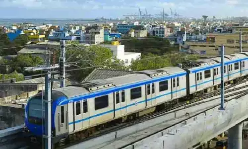 CMRL ने 32 चालक रहित तीन-डिब्बे वाली ट्रेनों की खरीद के लिए 1,538.35 करोड़ रुपये CMRL ने 32 चालक रहित तीन-डिब्बे वाली ट्रेनों की खरीद के लिए 1,538.35 करोड़ रुपये