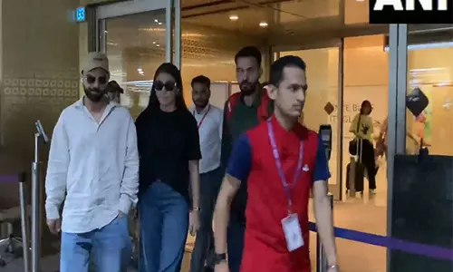 RCB की आईपीएल 2025 जीत के बाद अनुष्का शर्मा, विराट कोहली मुंबई लौटे RCB की आईपीएल 2025 जीत के बाद अनुष्का शर्मा, विराट कोहली मुंबई लौटे
