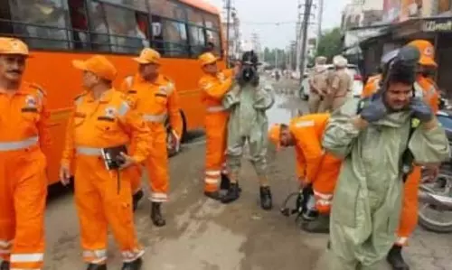 बर्फ फैक्ट्री में अमोनिया गैस रिसाव से चार लोग बीमार