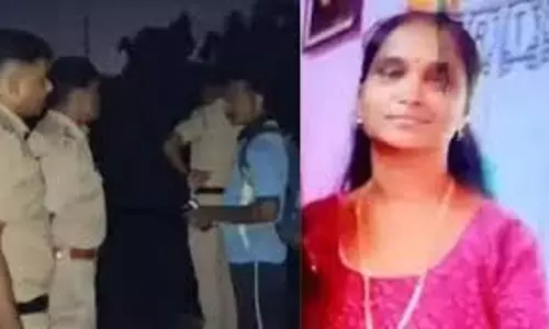 Kerala : समाजशास्त्र के शिक्षक ने चलती ट्रेन से चालकुडी नदी में छलांग लगाई, मौत Kerala : समाजशास्त्र के शिक्षक ने चलती ट्रेन से चालकुडी नदी में छलांग लगाई, मौत