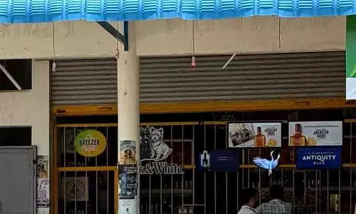 Amritsar जहरीली शराब त्रासदी के बाद मुक्तसर में कार्रवाई शुरू, शराब के नमूने एकत्र किए गए Amritsar जहरीली शराब त्रासदी के बाद मुक्तसर में कार्रवाई शुरू, शराब के नमूने एकत्र किए गए