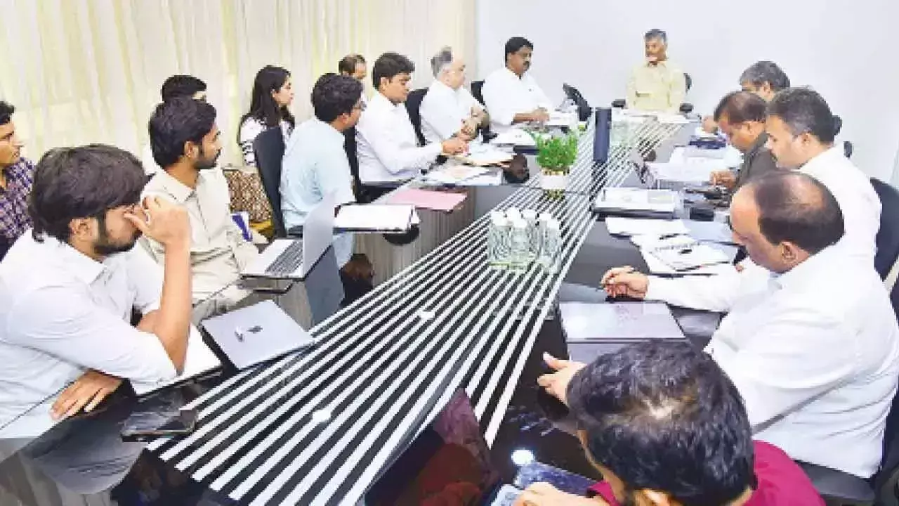 सुनिश्चित करें कि 15एल बंगरू कुटुम्बलु को 15 अगस्त तक अपनाया जाए: CM