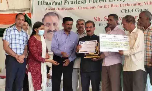 CM Sukhu ने सतत प्रयासों के लिए शीर्ष वन समितियों को सम्मानित किया