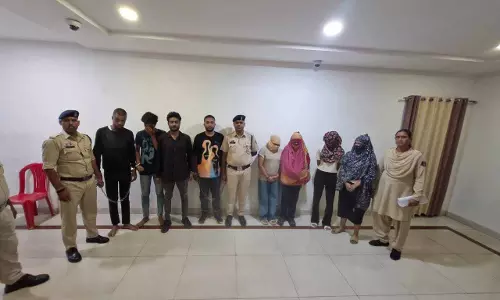 जसविंदर सुसाइड मामले में 8 लोग गिरफ्तार, 4 लड़कियां भी शामिल जसविंदर सुसाइड मामले में 8 लोग गिरफ्तार, 4 लड़कियां भी शामिल