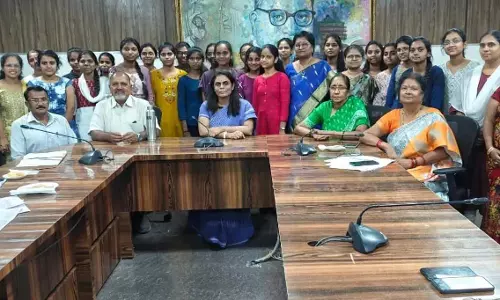 TSWREIS ने IIT अचीवर्स को सम्मानित किया TSWREIS ने IIT अचीवर्स को सम्मानित किया