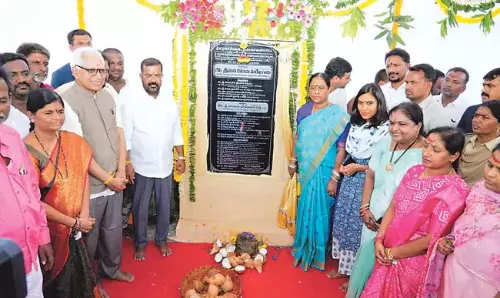 मंदिर की जमीन पर अतिक्रमण करने वालों के खिलाफ सख्त कार्रवाई होगी: Minister Surekha मंदिर की जमीन पर अतिक्रमण करने वालों के खिलाफ सख्त कार्रवाई होगी: Minister Surekha