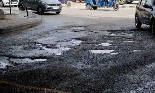 नगर निकाय पैनल ने Chandigarh सेक्टरों, गांवों में सड़कों की स्थिति की समीक्षा की