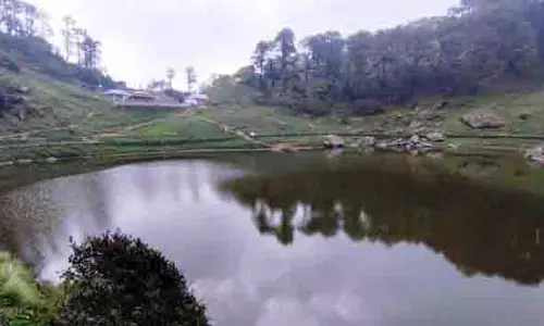 Himachal: पर्यटकों की आमद के बावजूद बंजार घाटी में बुनियादी सुविधाओं का अभाव Himachal: पर्यटकों की आमद के बावजूद बंजार घाटी में बुनियादी सुविधाओं का अभाव