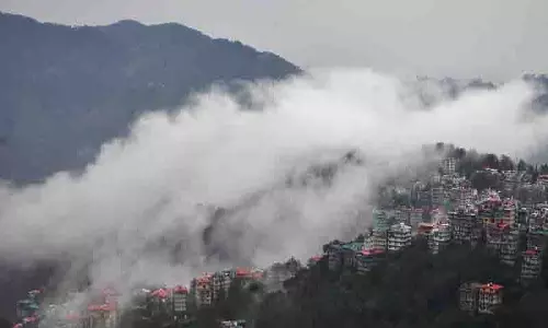 Himachal Pradesh के कई हिस्सों में बारिश और तूफान
