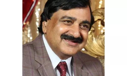 Jammu: डॉ. राज कुमार को अंतर्राष्ट्रीय ऑनलाइन कला प्रदर्शनी में स्वर्ण पुरस्कार मिला