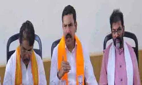कर्नाटक भाजपा ने पूछा, चिन्नास्वामी स्टेडियम के पास भगदड़ पर FIR क्यों नहीं दर्ज की गई