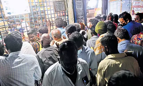 सरकार द्वारा अस्पताल और शराब की दुकानें एक साथ खोलना विडंबनापूर्ण है: मद्रास HC