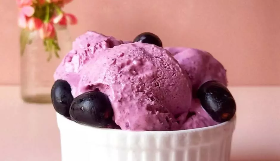 Jamun ice cream: अपने खास स्वाद से सबको लुभाती है ये स्वादिष्ट डिश Jamun ice cream: अपने खास स्वाद से सबको लुभाती है ये स्वादिष्ट डिश