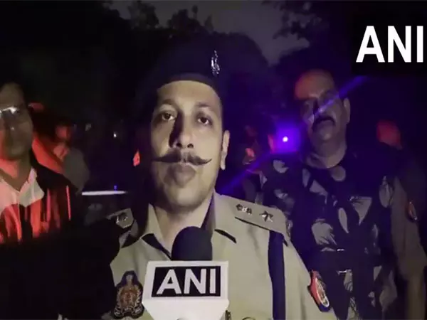 Lucknow में बच्ची से बलात्कार का आरोपी मुठभेड़ में घायल Lucknow में बच्ची से बलात्कार का आरोपी मुठभेड़ में घायल