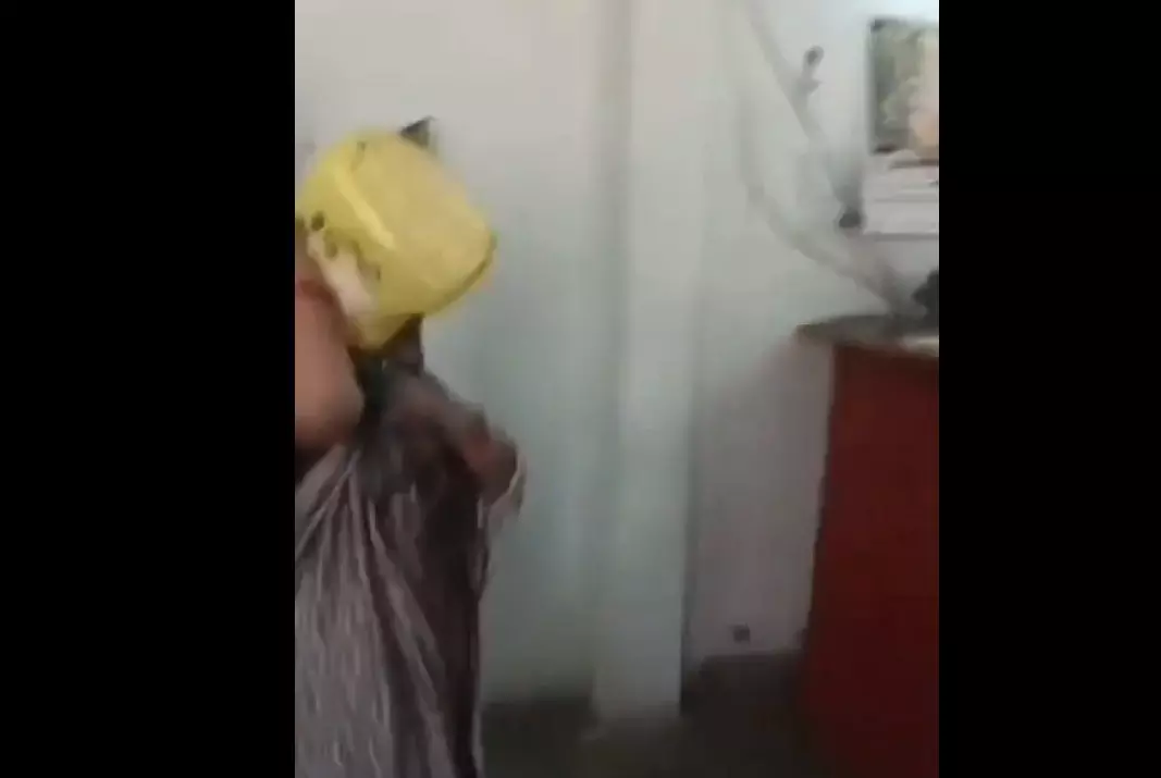 खलबली मची तहसील कार्यालय में, पूर्व विधायक की पत्नी ने खुद पर उड़ेला केरोसिन खलबली मची तहसील कार्यालय में, पूर्व विधायक की पत्नी ने खुद पर उड़ेला केरोसिन