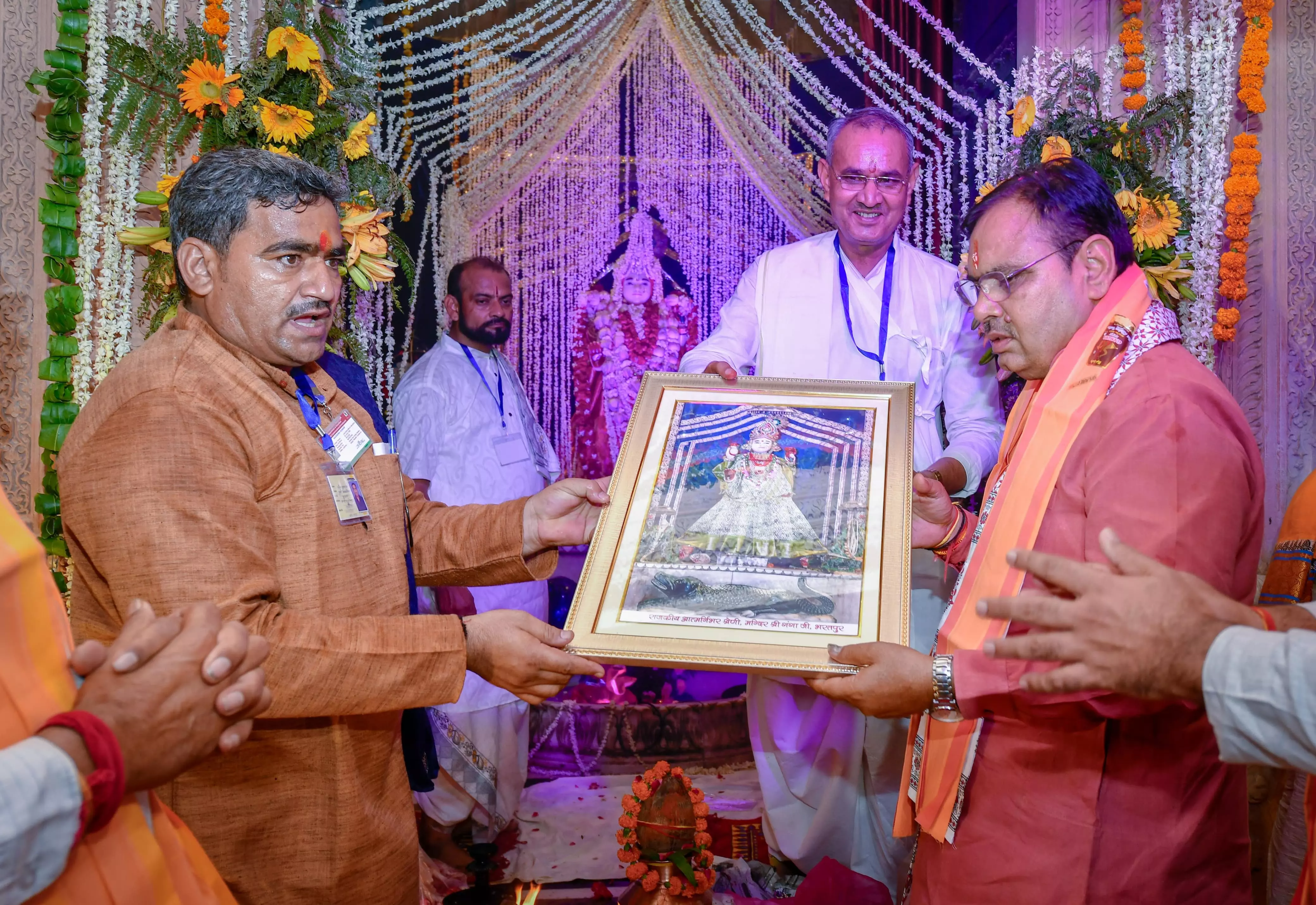 Jaipur: मुख्यमंत्री शर्मा ने गंगा माता मंदिर में की पूजा-अर्चना Jaipur: मुख्यमंत्री शर्मा ने गंगा माता मंदिर में की पूजा-अर्चना