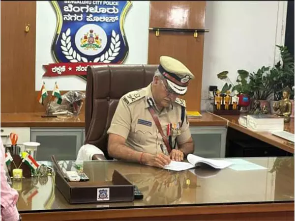 भगदड़ के बाद Seemant Kumar Singh ने बेंगलुरु पुलिस कमिश्नर का पदभार संभाला भगदड़ के बाद Seemant Kumar Singh ने बेंगलुरु पुलिस कमिश्नर का पदभार संभाला