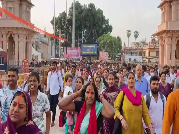 Ayodhya: प्राण प्रतिष्ठा के बाद राम जन्मभूमि मंदिर में दर्शन कर श्रद्धालु आनंदित हुए Ayodhya: प्राण प्रतिष्ठा के बाद राम जन्मभूमि मंदिर में दर्शन कर श्रद्धालु आनंदित हुए