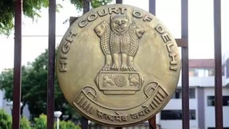 फीस विवाद में छात्रों पर बाउंसर भेजना मानसिक उत्पीड़न: Delhi High Court फीस विवाद में छात्रों पर बाउंसर भेजना मानसिक उत्पीड़न: Delhi High Court