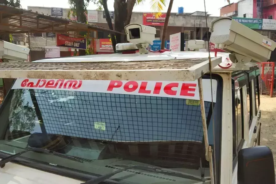 Kerala पुलिस त्रिशूर में पत्नी और सास की हत्या के आरोपी व्यक्ति की तलाश कर रही Kerala पुलिस त्रिशूर में पत्नी और सास की हत्या के आरोपी व्यक्ति की तलाश कर रही
