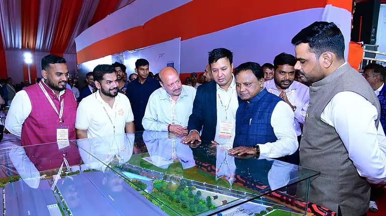 CM माझी ने गंजम में 28 हजार करोड़ रुपये की 12 परियोजनाओं की आधारशिला रखी CM माझी ने गंजम में 28 हजार करोड़ रुपये की 12 परियोजनाओं की आधारशिला रखी