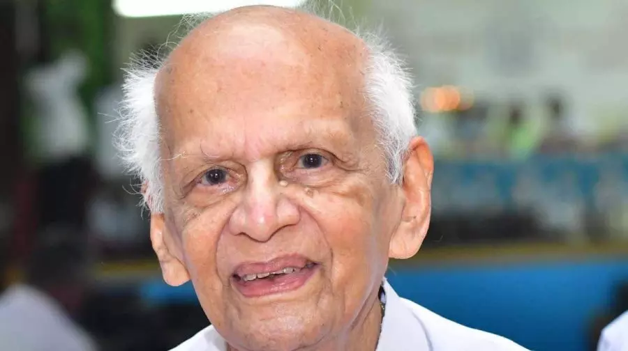 Kerala : वयोवृद्ध कांग्रेस नेता थेन्नला बालकृष्ण पिल्लई का 95 वर्ष की आयु में निधन Kerala : वयोवृद्ध कांग्रेस नेता थेन्नला बालकृष्ण पिल्लई का 95 वर्ष की आयु में निधन