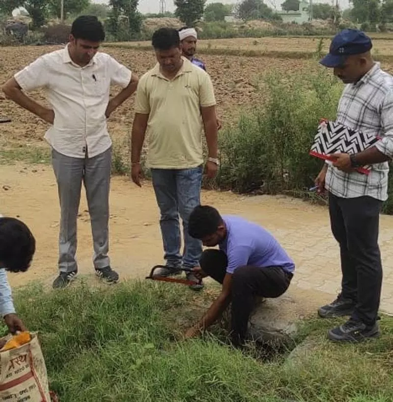 Haryana : महेंद्रगढ़ के गांवों में 140 अवैध जल कनेक्शन काटे गए Haryana : महेंद्रगढ़ के गांवों में 140 अवैध जल कनेक्शन काटे गए