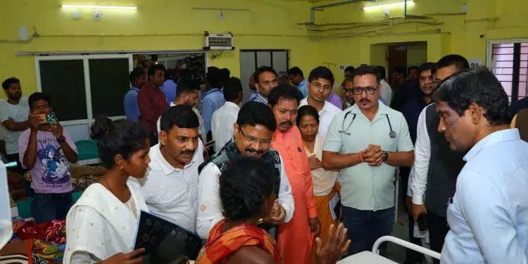 छह मरीजों की मौत के बाद ओडिशा के स्वास्थ्य मंत्री ने अस्पताल का दौरा किया छह मरीजों की मौत पर ओडिशा के स्वास्थ्य मंत्री ने किया अस्पताल दौरा छह मरीजों की मौत के बाद ओडिशा के स्वास्थ्य मंत्री ने अस्पताल का दौरा किया छह मरीजों की मौत पर ओडिशा के स्वास्थ्य मंत्री ने किया अस्पताल दौरा