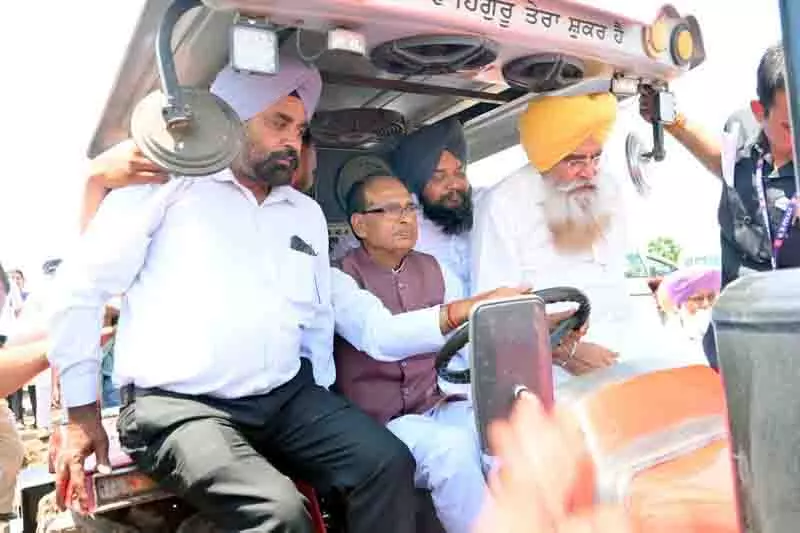 सिंधु जल देकर शांति खरीदने की कोशिश देश के लिए महंगी साबित हुई: Shivraj Singh Chauhan सिंधु जल देकर शांति खरीदने की कोशिश देश के लिए महंगी साबित हुई: Shivraj Singh Chauhan