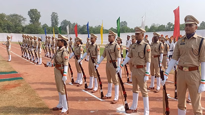 Moradabad: यूपी पुलिस को सशक्त करेंगे 34 नए डिप्टी एसपी, परेड में दिखा दम Moradabad: यूपी पुलिस को सशक्त करेंगे 34 नए डिप्टी एसपी, परेड में दिखा दम