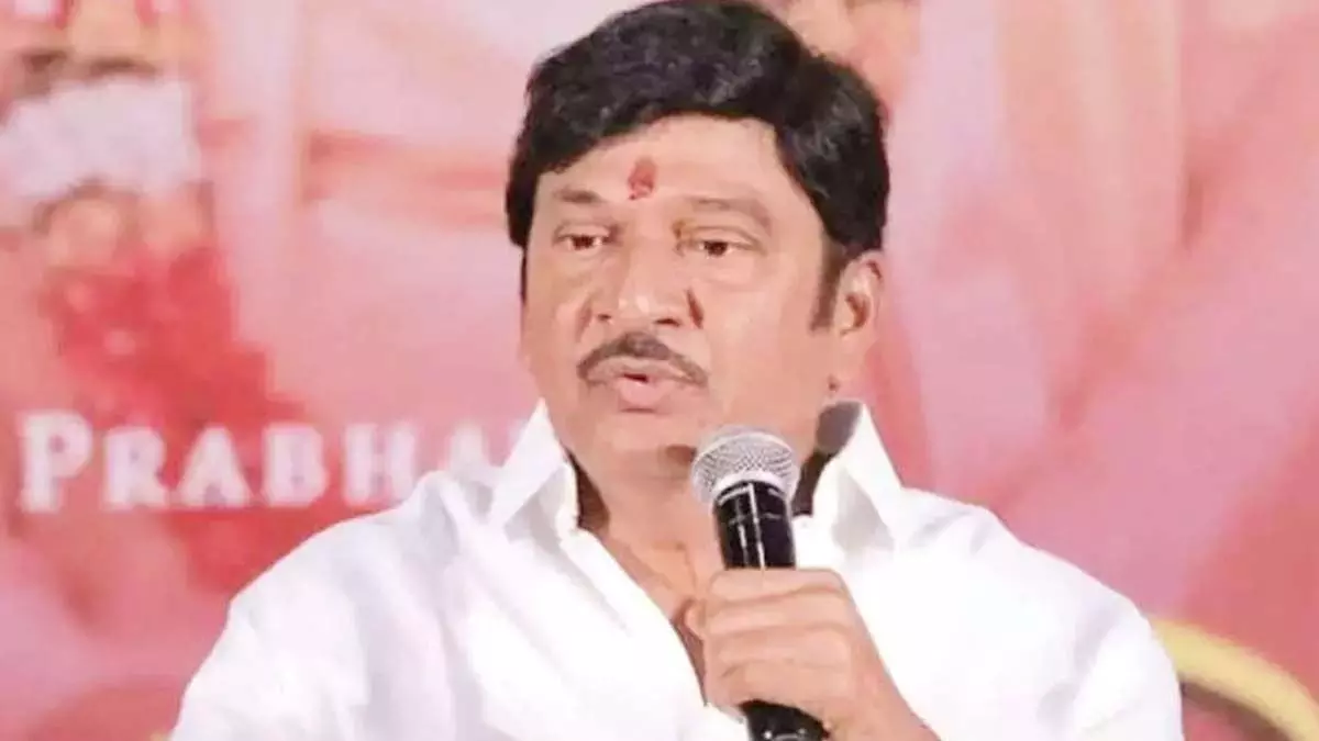 राजेंद्र प्रसाद की अभद्र भाषा से आक्रोश भड़क उठा; अभिनेता की छवि खतरे में राजेंद्र प्रसाद की अभद्र भाषा से आक्रोश भड़क उठा; अभिनेता की छवि खतरे में