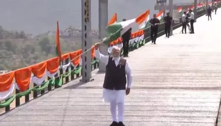 प्रधानमंत्री ने जम्मू-कश्मीर में दुनिया के सबसे ऊंचे रेल पुल का उद्घाटन किया प्रधानमंत्री ने जम्मू-कश्मीर में दुनिया के सबसे ऊंचे रेल पुल का उद्घाटन किया